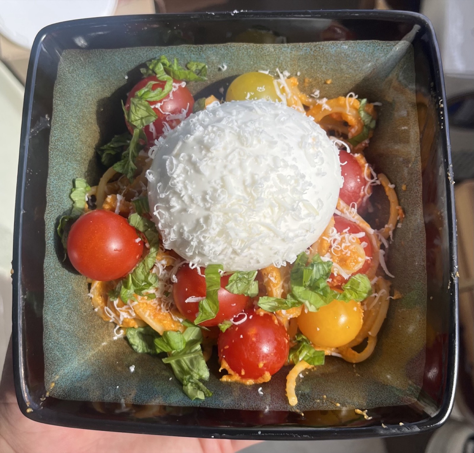Pesto czerwone pomidorowe sos pomidorowy spaghetti