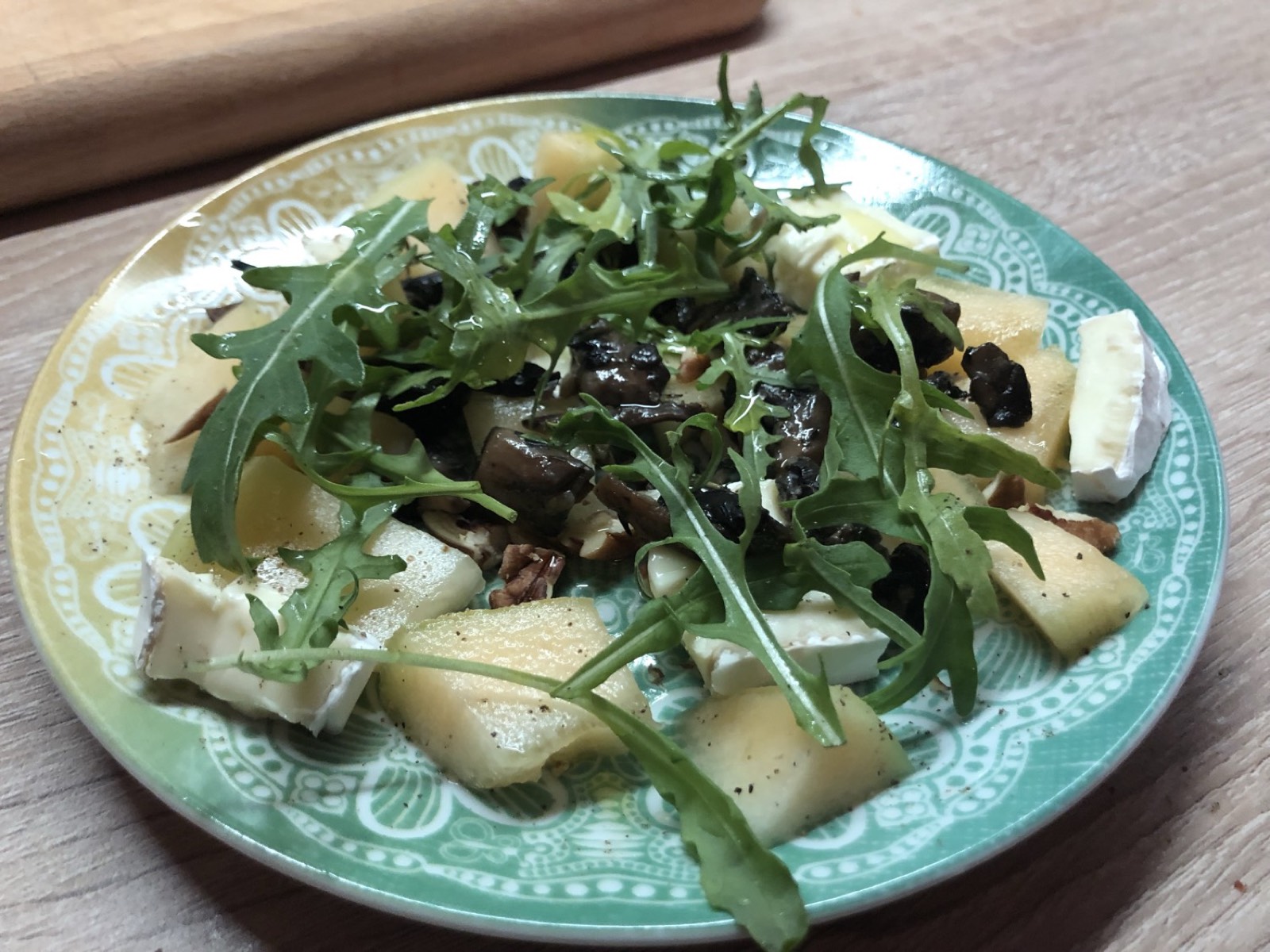Sałatka melon - grzyby - ser - rucola